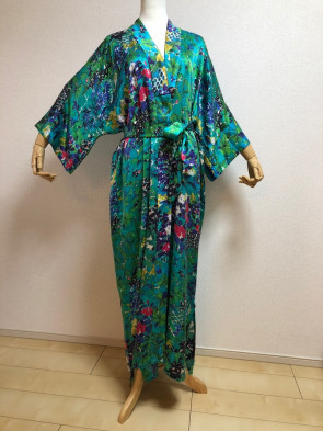 KIMONOdressjapan 100% silk kimono Robe New Made in japan Luxury Bthrobe